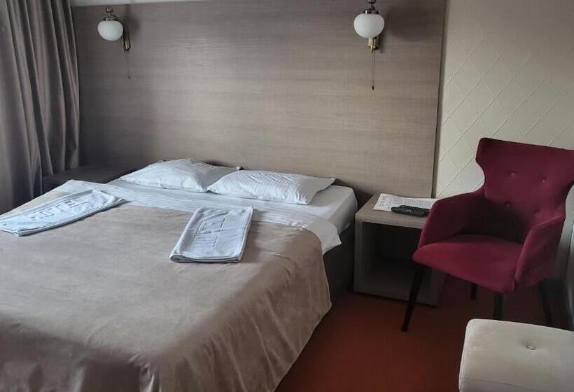 اتاق استاندارد, S