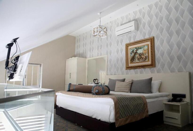 Suite Duplex, Seven Deep