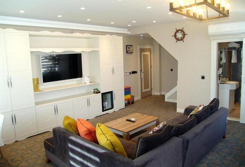 Suite Duplex, Seven Deep