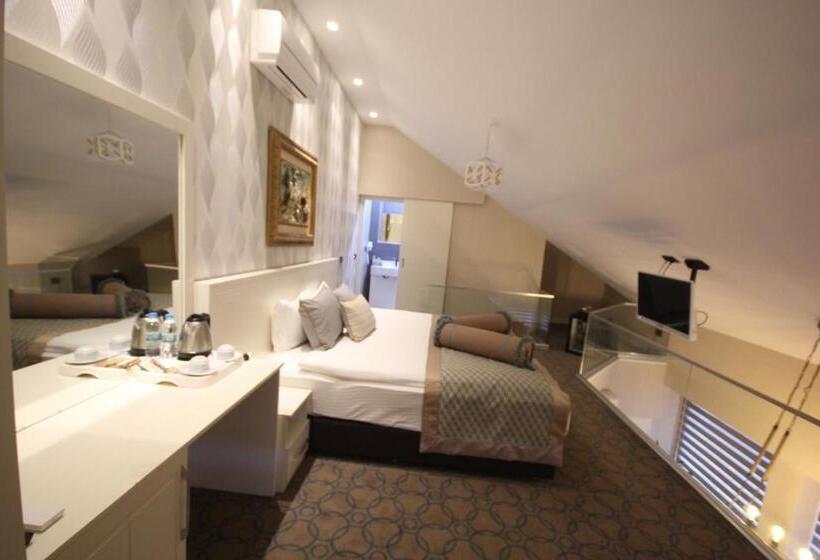 Suite Duplex, Seven Deep