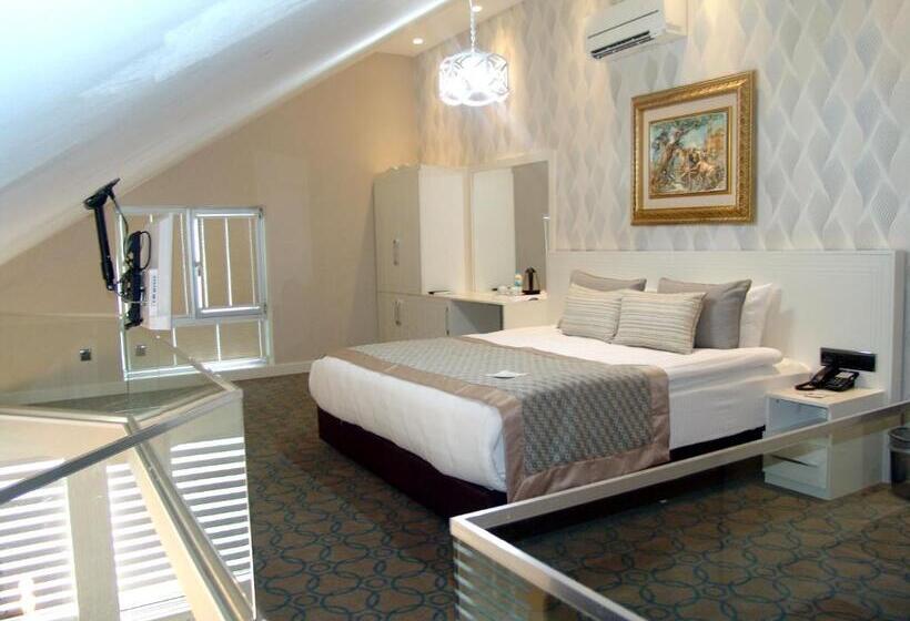 Suite Duplex, Seven Deep