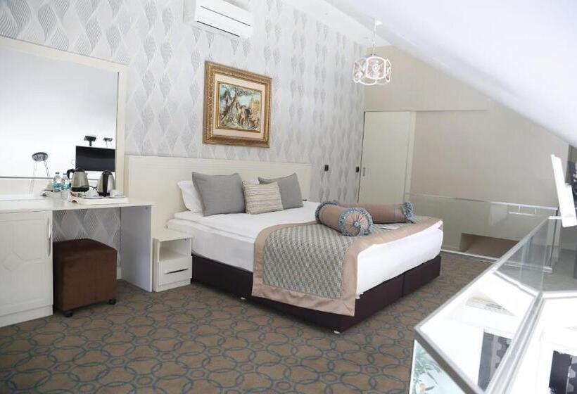 Suite Duplex, Seven Deep