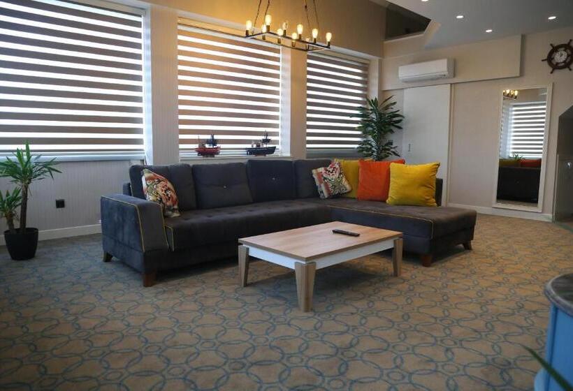 Suite Duplex, Seven Deep