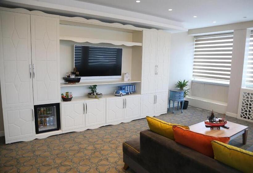 Suite Duplex, Seven Deep