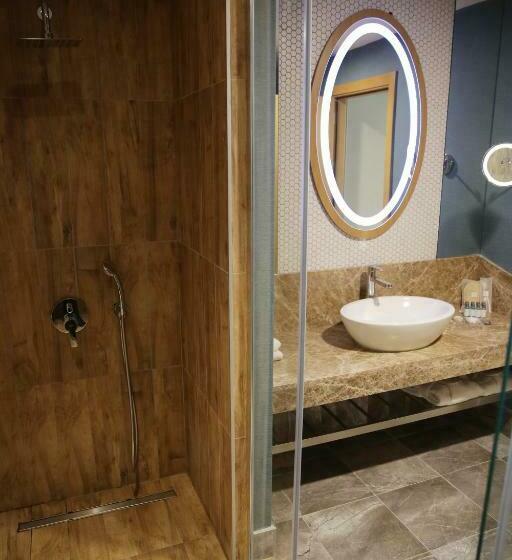 Suite Clássica, The Ankara