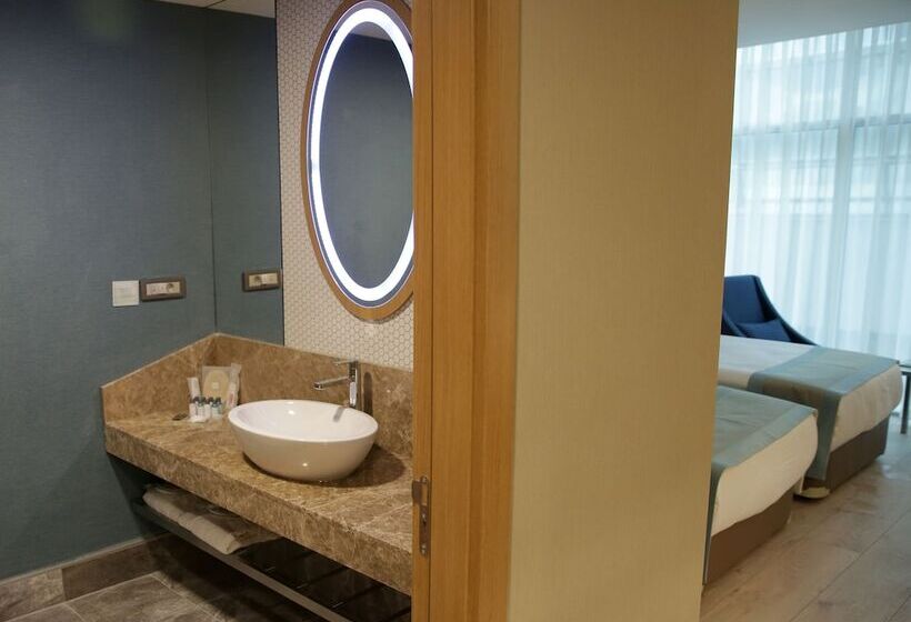 Quarto superior, The Ankara