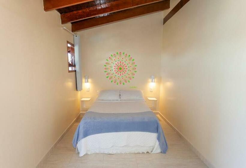 اتاق استاندارد سه تخته با چشم‌انداز استخر, Ubatuba Ecologic Pousada