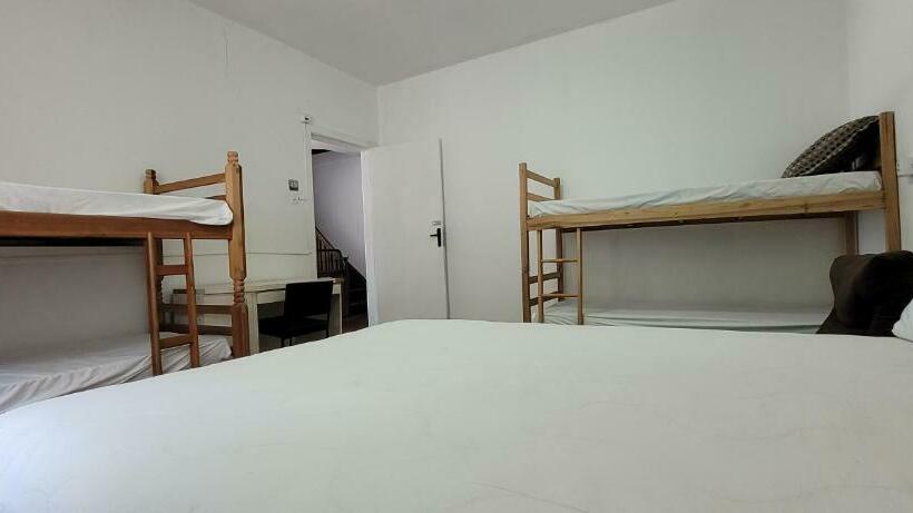 غرفة عائلية, Hostel Rota Do Vale