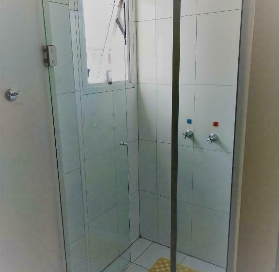 豪华三人间, Aguadero