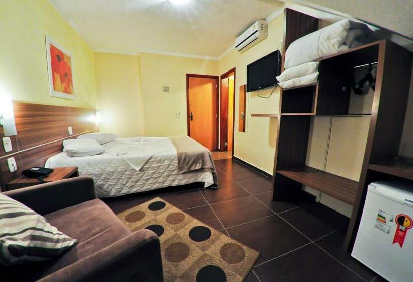 豪华三人间, Aguadero