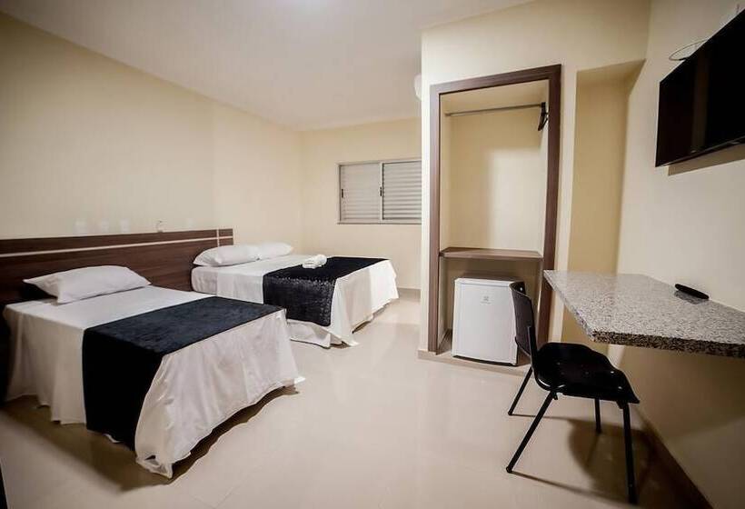 غرفة قياسية ثلاثية, Apoema