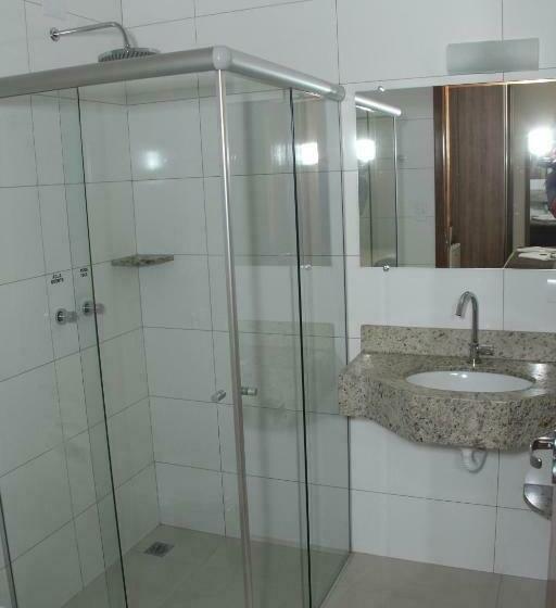 Quarto Deluxe, Itália