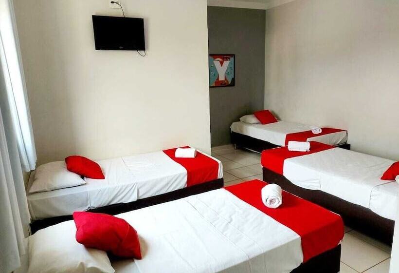 Standaard Vierpersoonskamer, Jardim Do Cedro