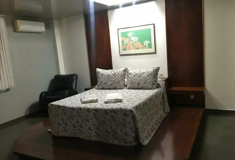 ハイドロマッサージバス付きスイート, Minas Palace