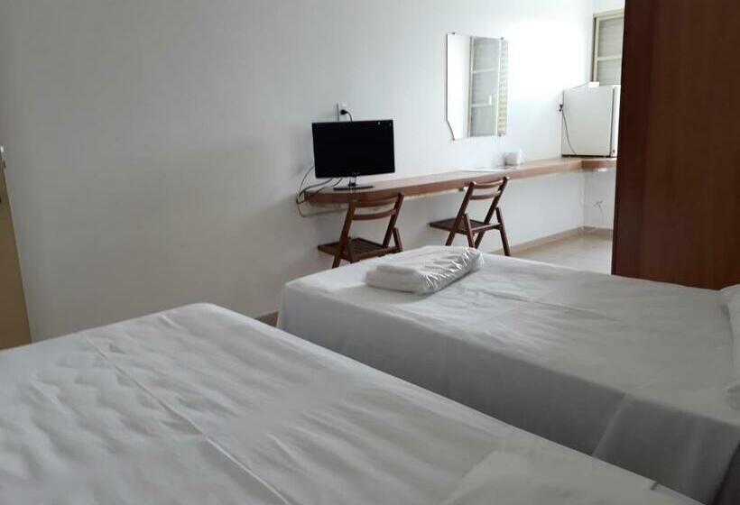 חדר אקונומי, Minas Palace