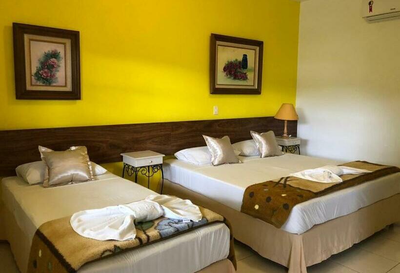 Семейный Номер Вид на Сад, Pousada Portal Do Vigolo