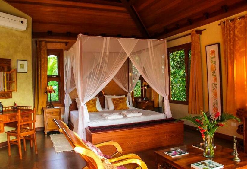 سوییت سوپریور, Sagui Boutique