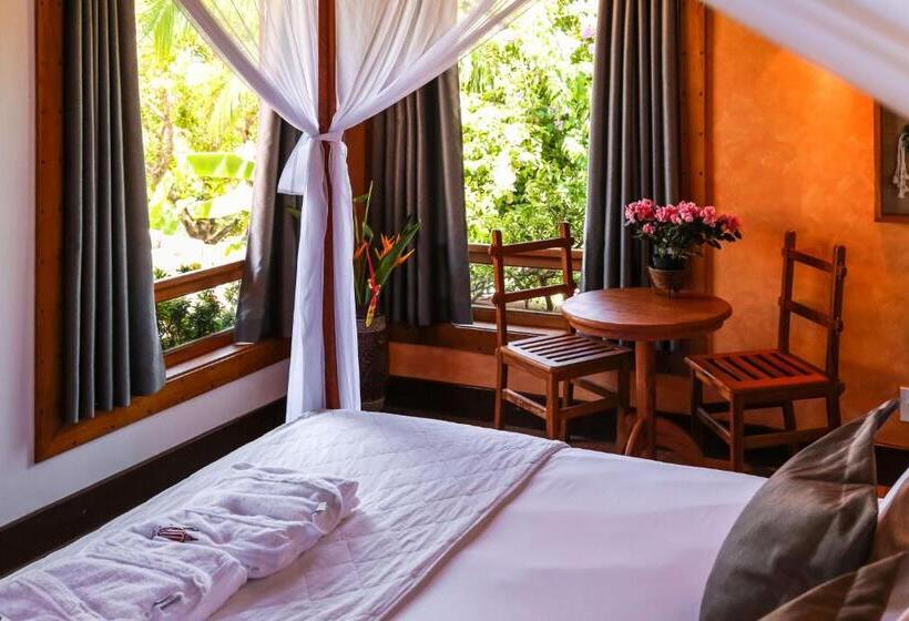 سوییت, Sagui Boutique