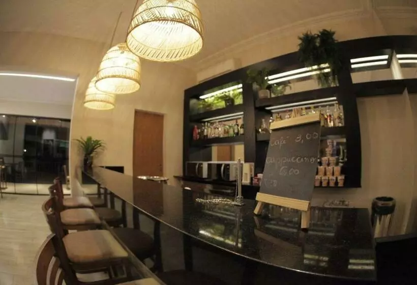 Deluxe Kolmen Hengen Huone, Savana Park