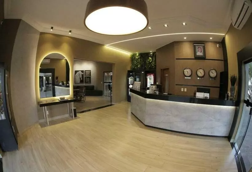 Deluxe Kolmen Hengen Huone, Savana Park