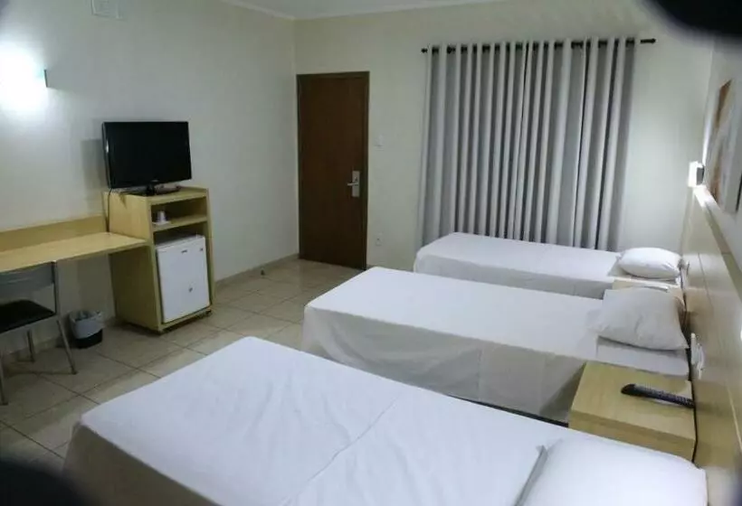 Deluxe Kolmen Hengen Huone, Savana Park