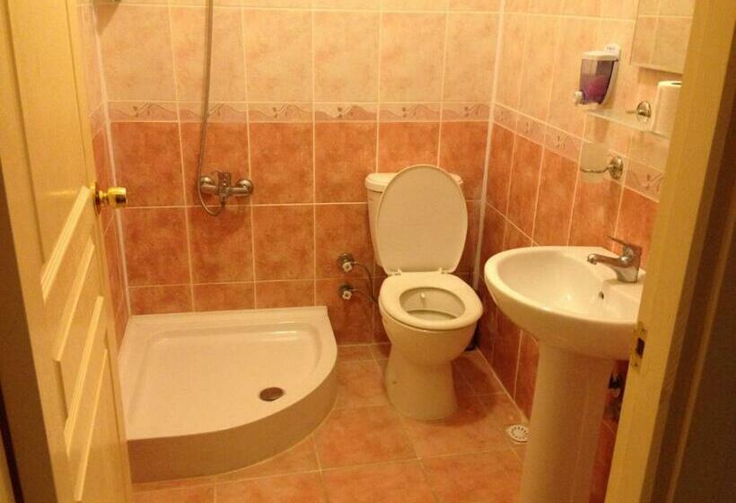 Camera Economy, Taç Home