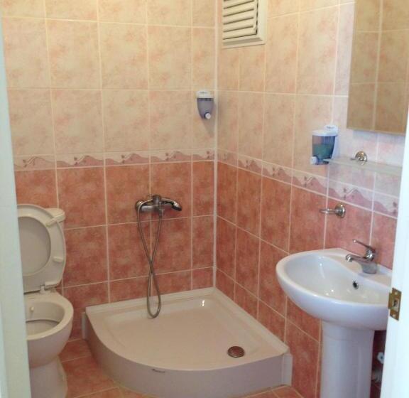 Camera Singola Classica, Taç Home