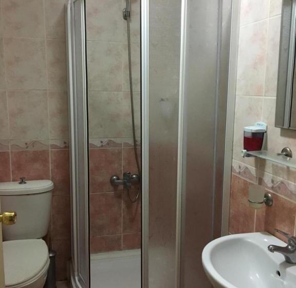 Camera Singola Classica, Taç Home