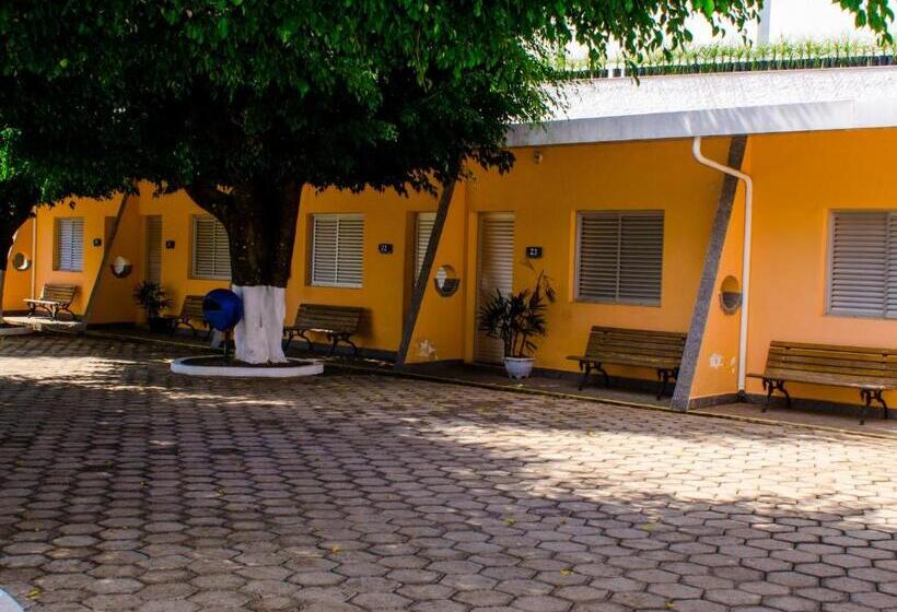 ファミリールーム, Villa Do éden