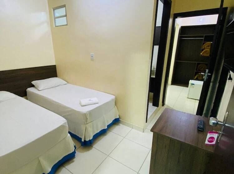 スーペリアの4人部屋, Zata E Flats