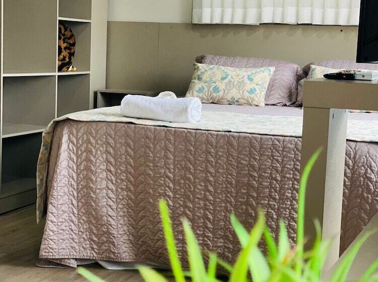 デラックスルーム, Zata E Flats