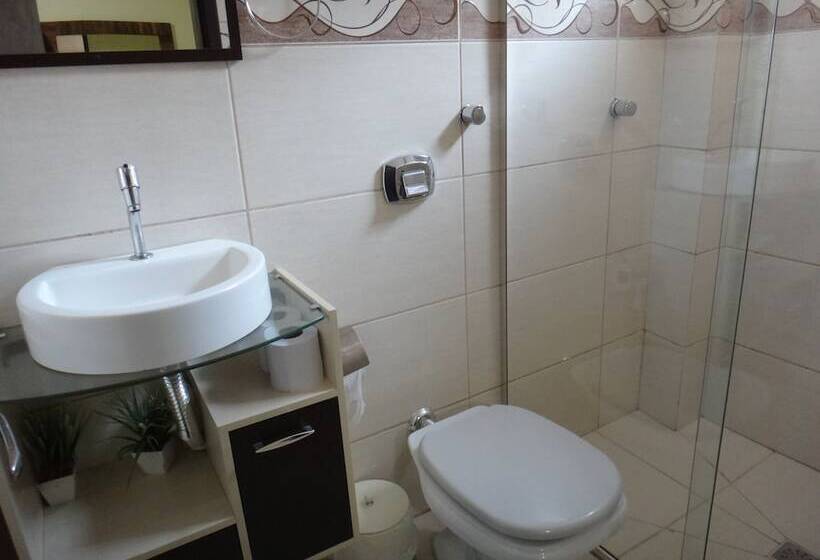 デラックスルーム, Zata E Flats