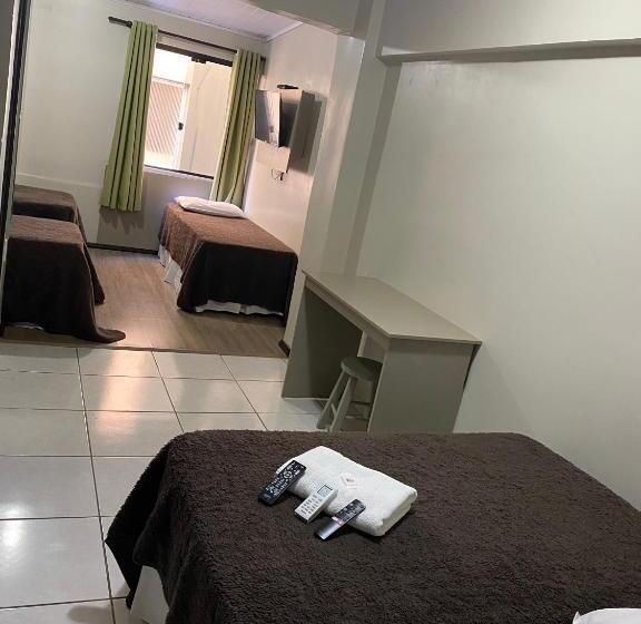 スーペリアファミリールーム, Zata E Flats