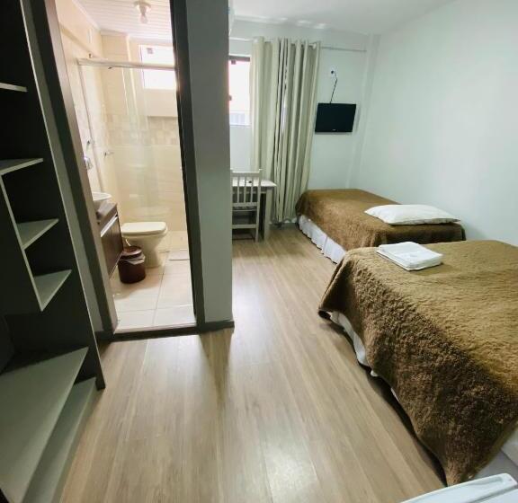 スーペリアールーム, Zata E Flats