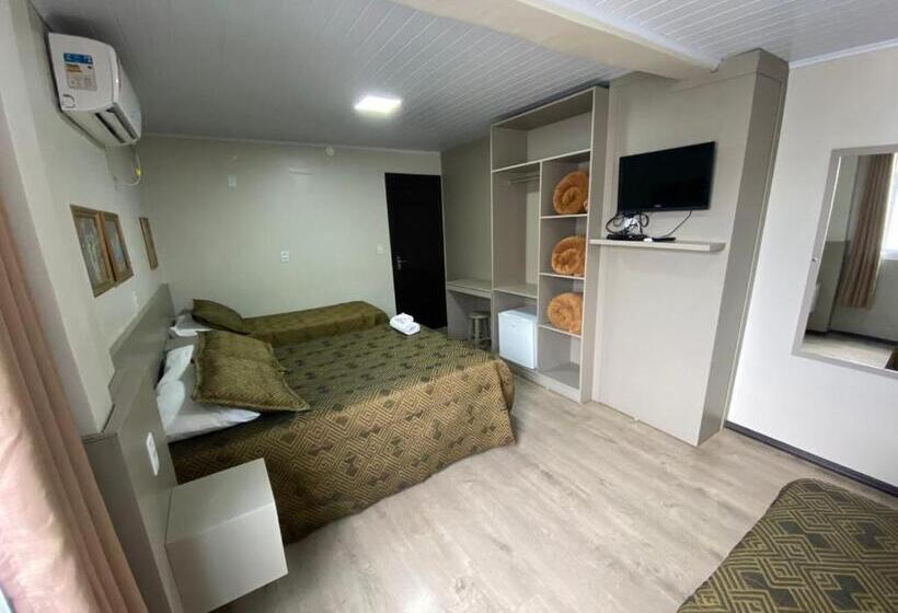 スーペリアトリプルルーム, Zata E Flats