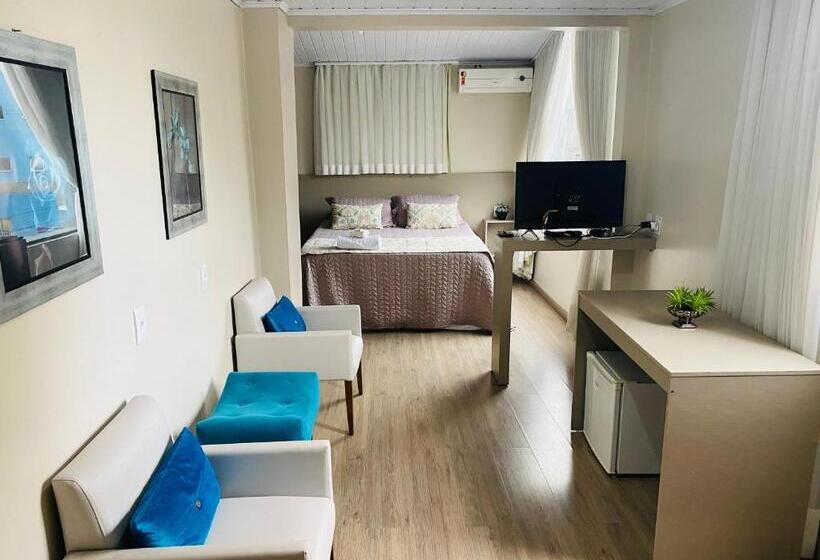 デラックスルーム, Zata E Flats