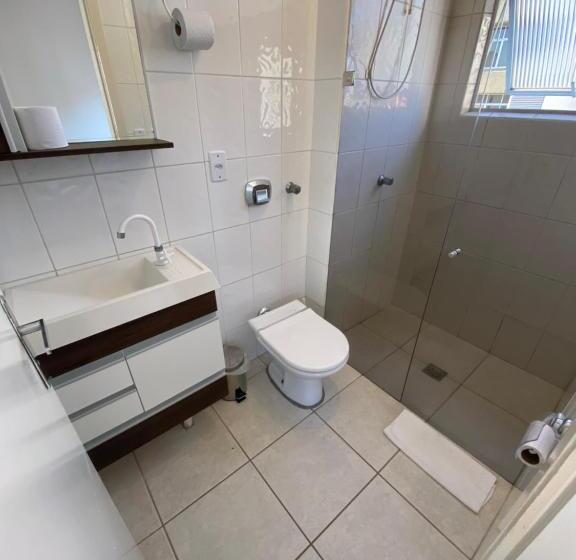 デラックスルーム, Zata E Flats