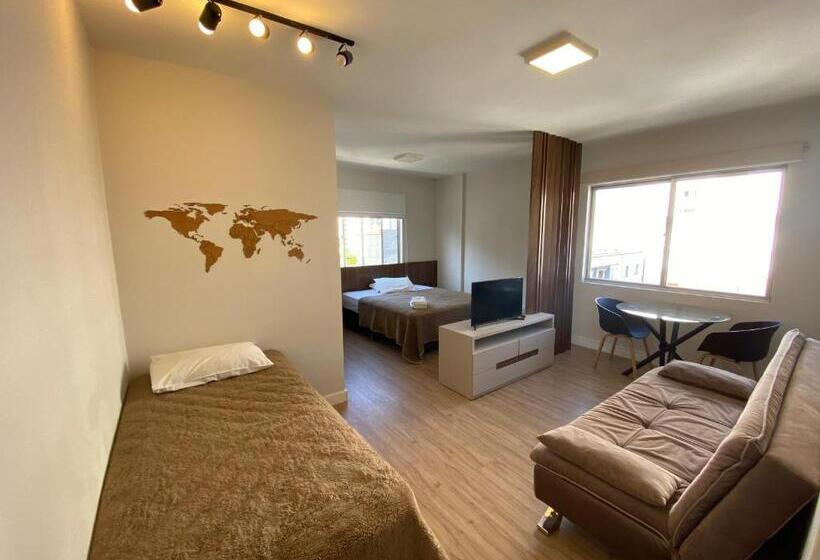 デラックスルーム, Zata E Flats