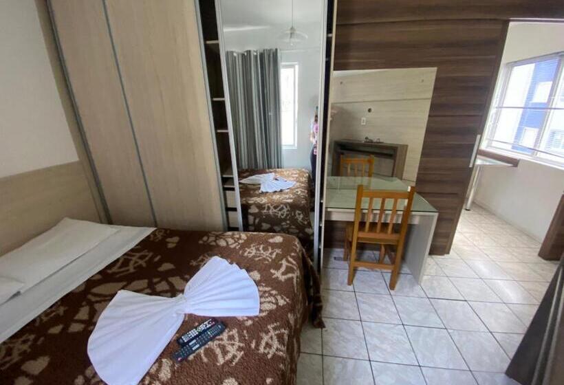 スタンダードルーム, Zata E Flats