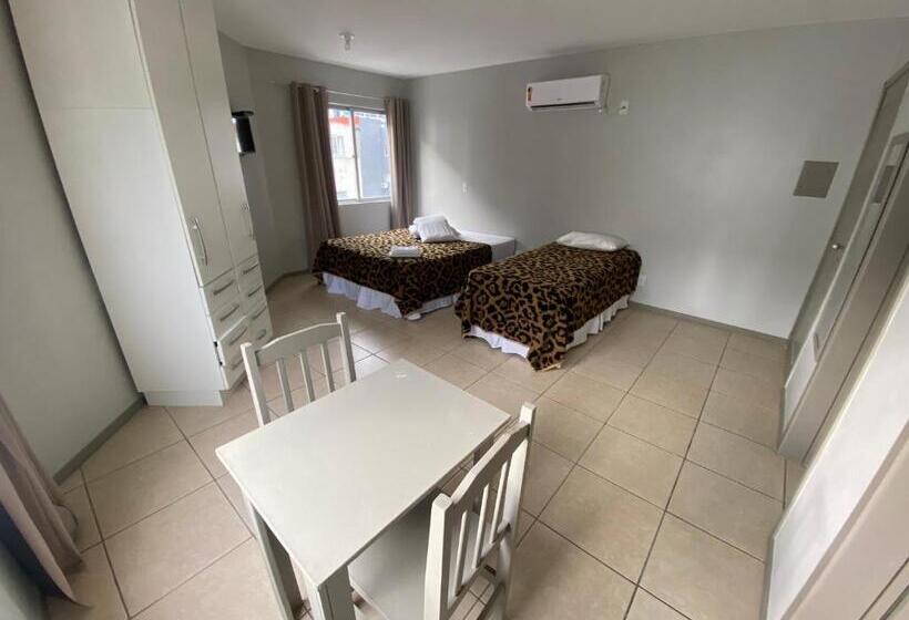 スタンダードルーム, Zata E Flats