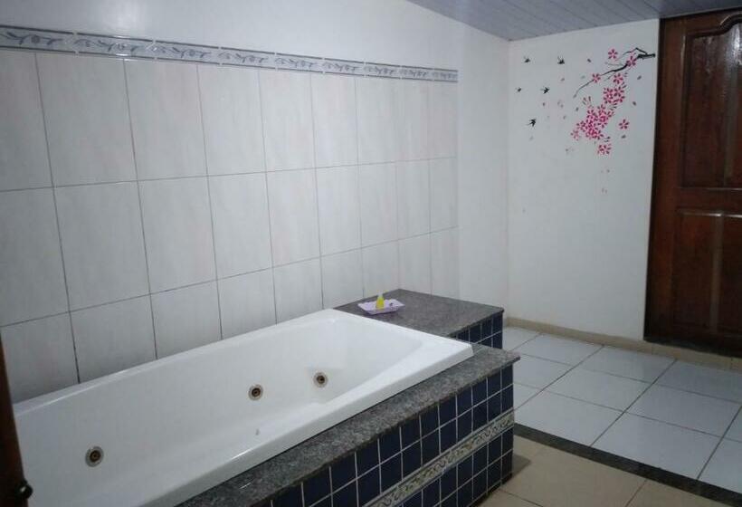 デラックススイート, Pousada Tropical