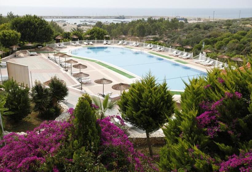 بنجلو قياسى غرفتين نوم, Olbios Marina Resort