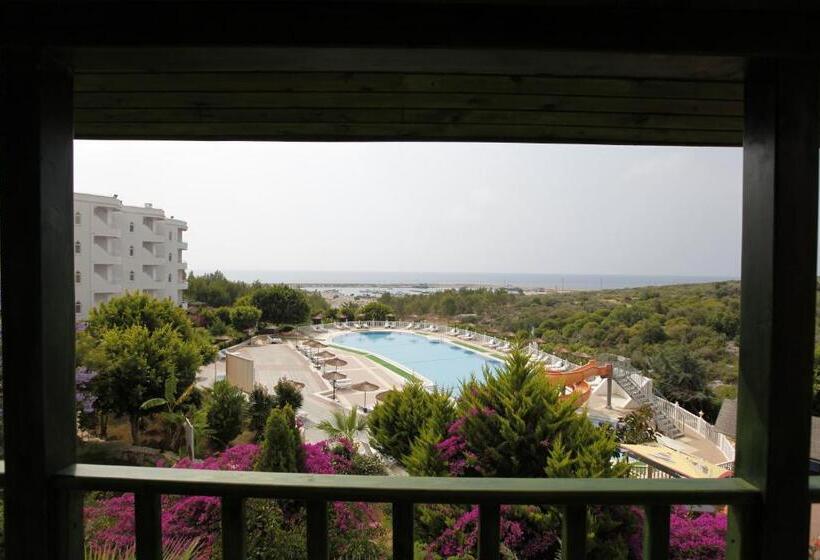بنجلو قياسى غرفتين نوم, Olbios Marina Resort
