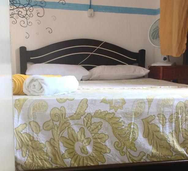 Eenvoudige Éénpersoonskamer, Hostel Torre Bahia
