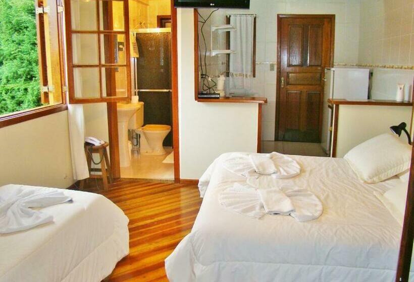 Háromágyas Standard Szoba, Alpenhaus Pousada