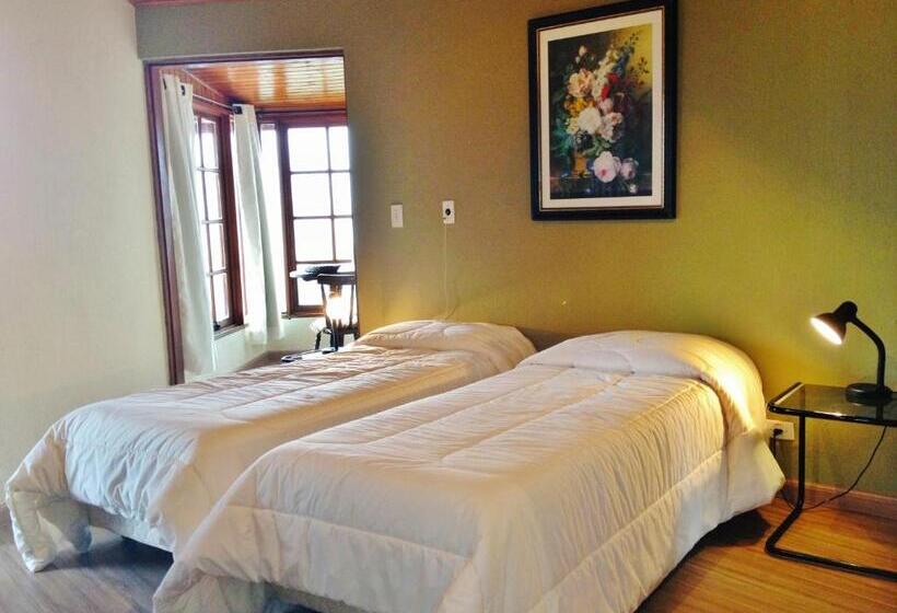 Négyágyas Standard Szoba, Alpenhaus Pousada