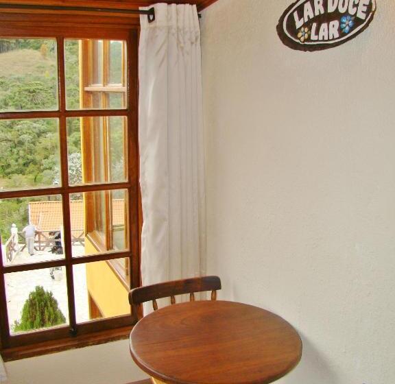 Négyágyas Standard Szoba, Alpenhaus Pousada