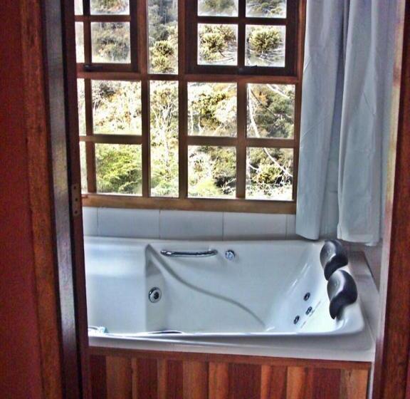 Standar Szoba Pezsgőfürdővel, Alpenhaus Pousada