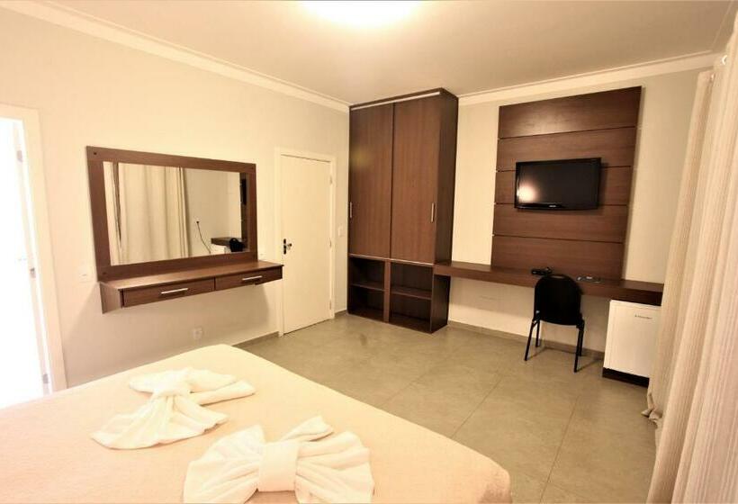 غرفة قياسية سرير كينج, Fernandao