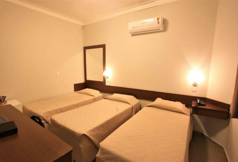 غرفة ديلوكس ثلاثية, Fernandao